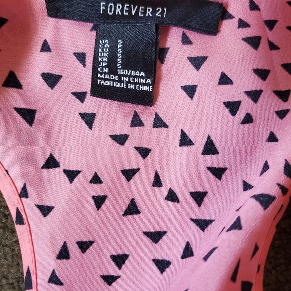Cute Pink and Black Dress with Triangle Pattern - Picture 7 of 8